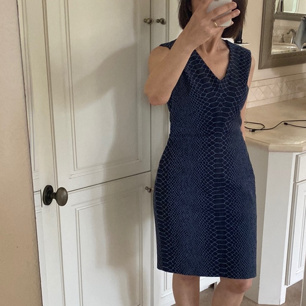 Tommy Hilfiger Blue Sleeveless V-Neck Sheath Dress